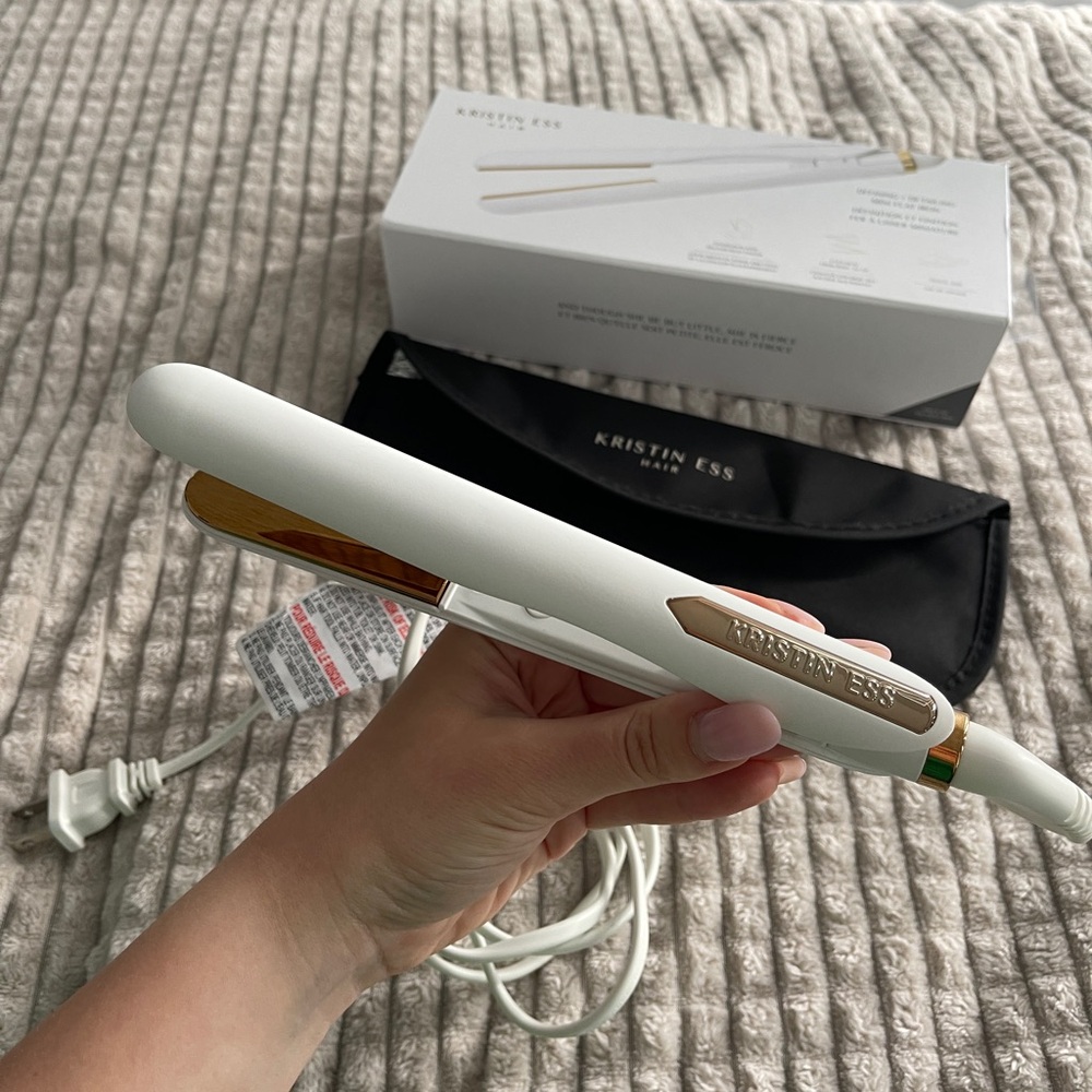 Kristina Ess mini flat Iron